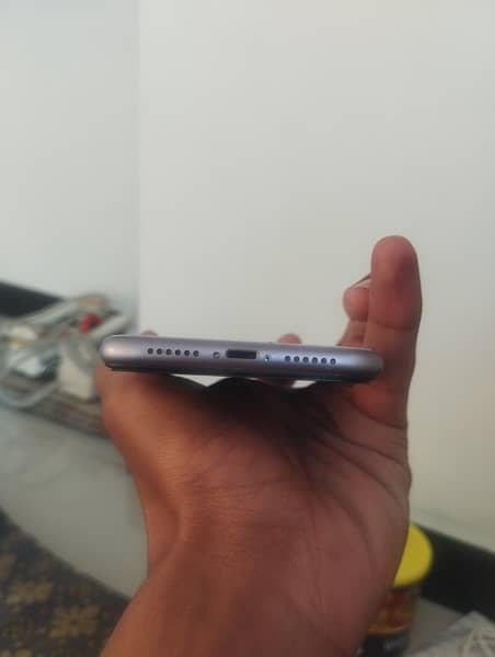 iphone 11 non pta 10/10 condition 9