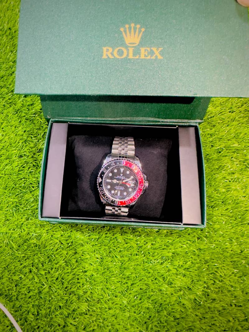 Rolex GMT Master Two Tone Black Dial Chain Strapped Submariner Watch 1