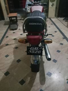 Honda 70 19 model new condition