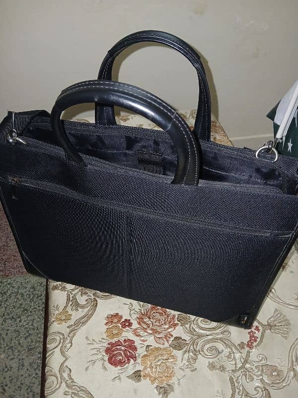 "Stylish and Durable Laptop Bag for Sale – Perfect for Professionals 0