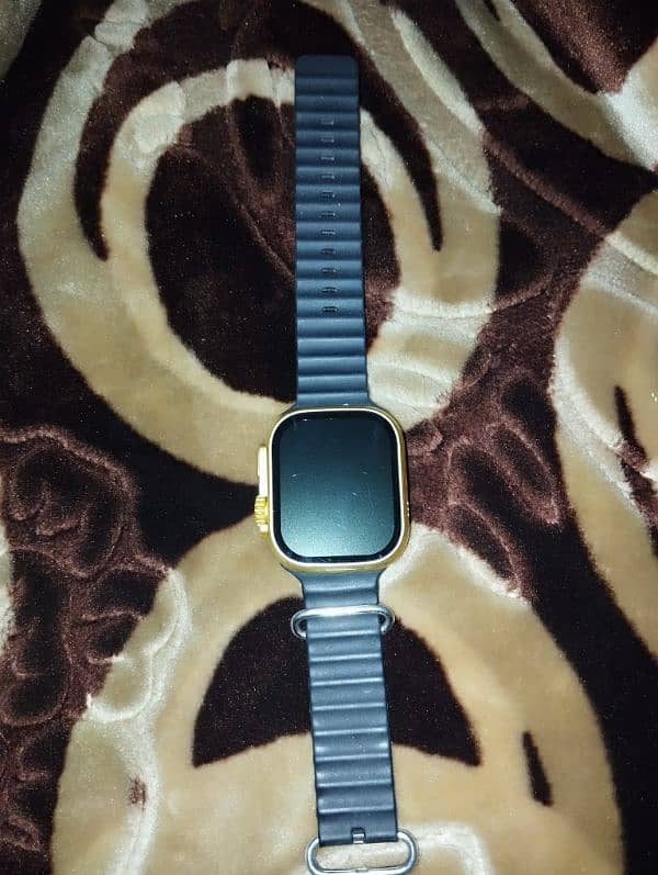 condition like brand new just one week used only message on WhatsApp 1