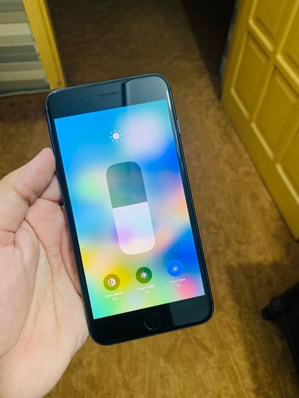 Iphone 8 plus 64Gb pta approved 1