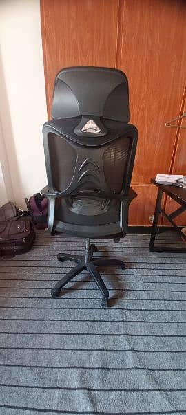 Office revolving chair for rent 900 PKR per month. 4