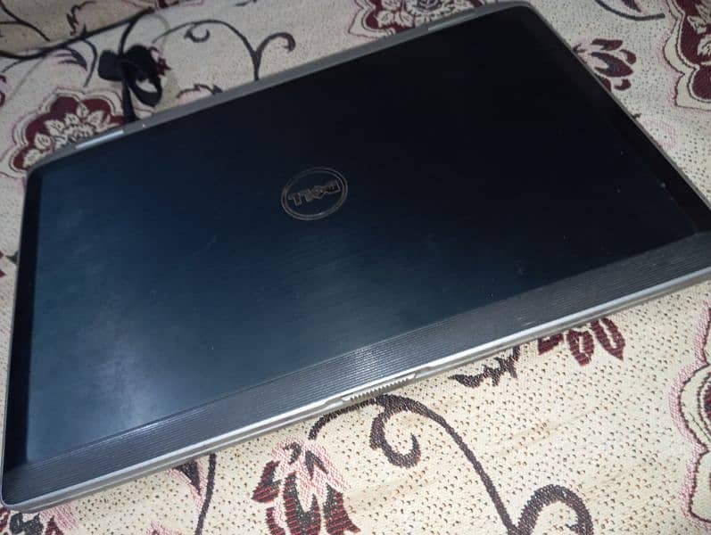 Dell Latitude i7, 2nd Generation (4/80gb) 4