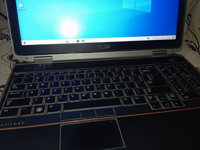 Dell Latitude i7, 2nd Generation (4/80gb) 6