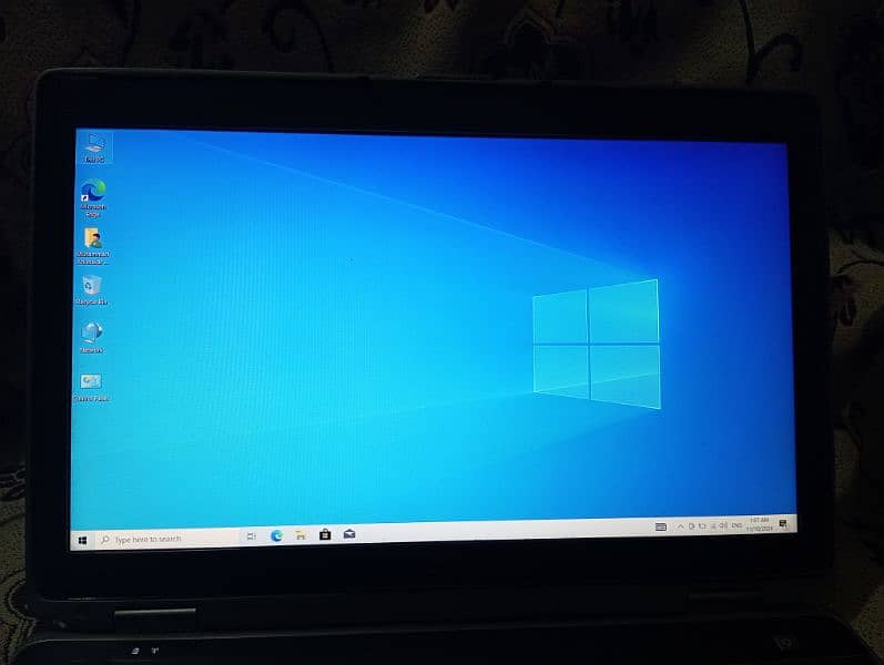 Dell Latitude i7, 2nd Generation (4/80gb) 10