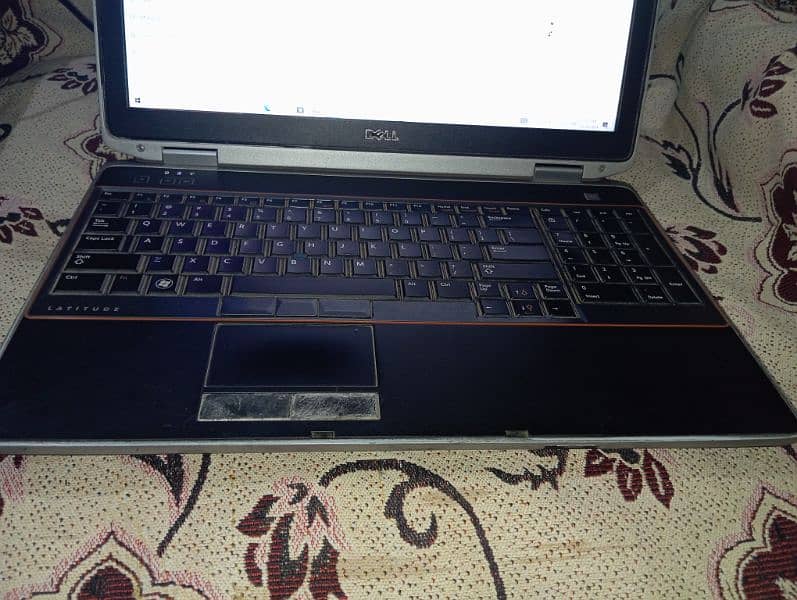 Dell Latitude i7, 2nd Generation (4/80gb) 11