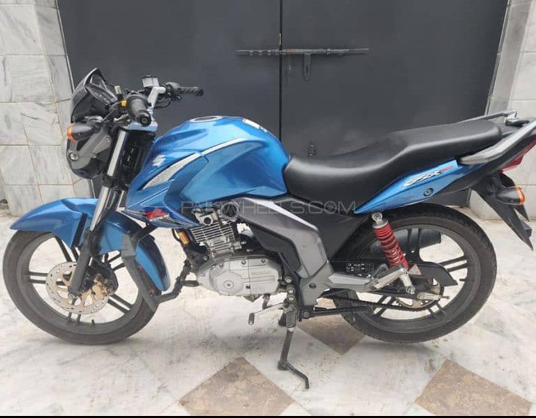 Suzuki gsx 125 blue color 0