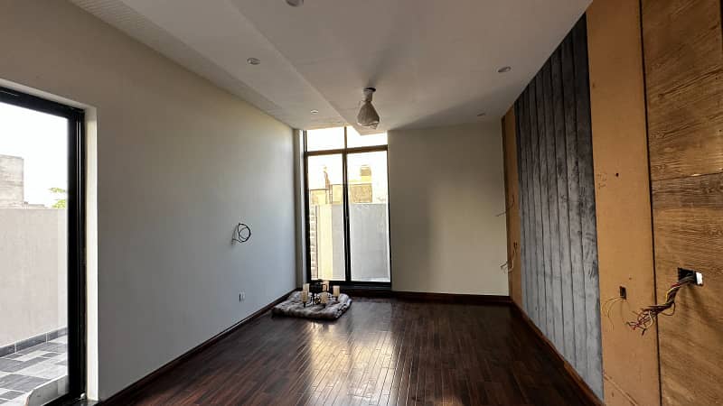 10 Marla Beautiful House With Basement Available For Rent In Lake City Sector M2A 6