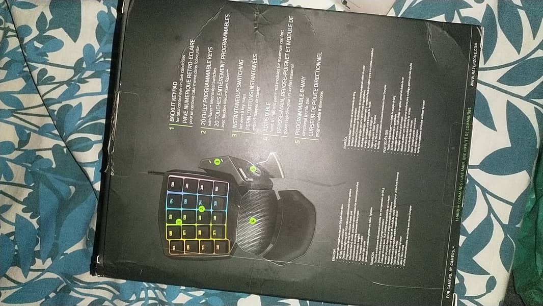 Razer Orbweaver Gamepad/keyboard and Sound BlasterX 7.1 Exterior card 3