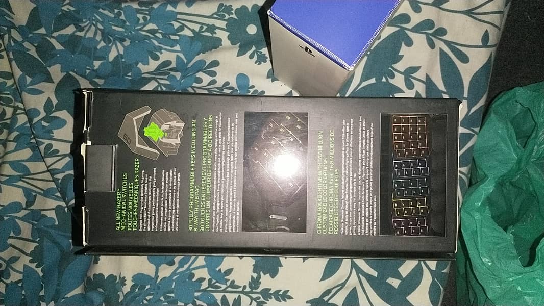 Razer Orbweaver Gamepad/keyboard and Sound BlasterX 7.1 Exterior card 4