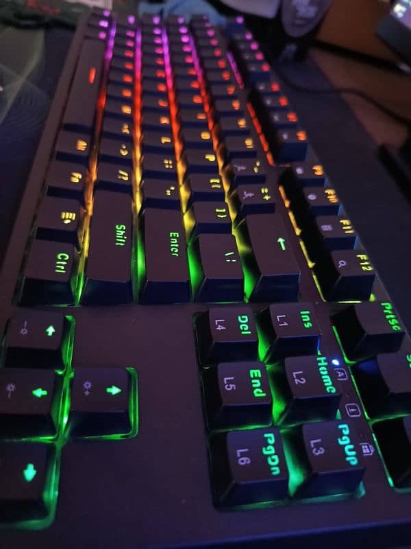 AUKEY KMG14 RGB TKL MECHANICAL KEYBOARD 2