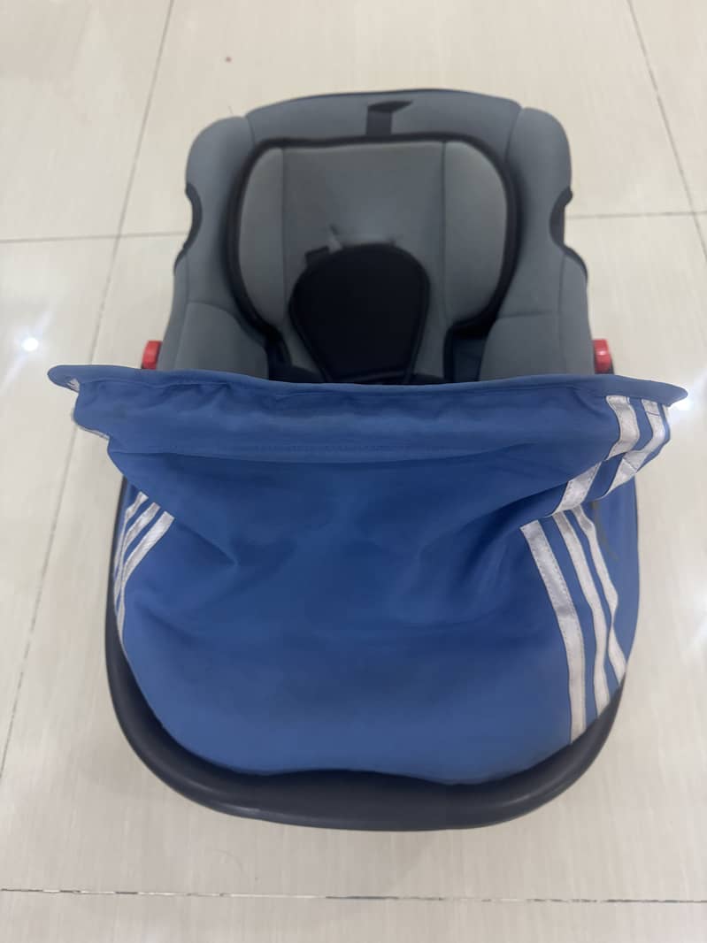 Car Seat + Carry Cot with Rocker 3