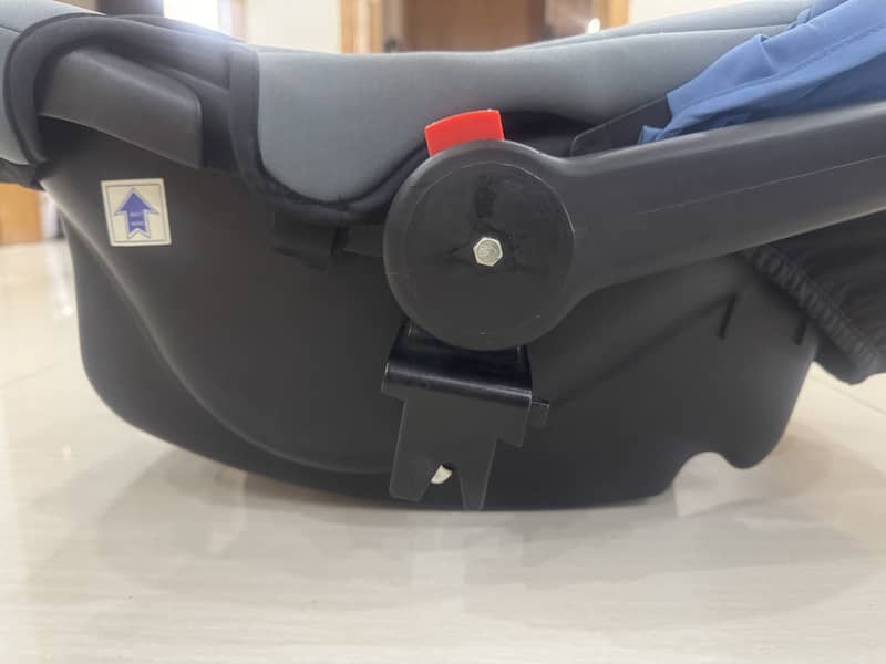 Car Seat + Carry Cot with Rocker 6