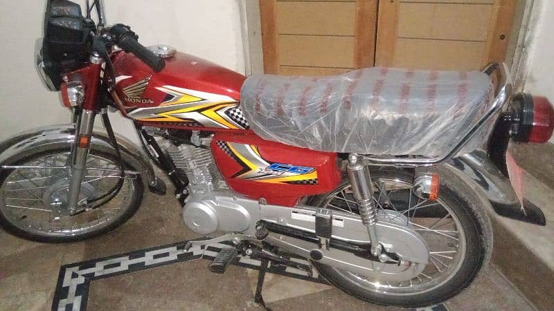 Honda 125 2025 model shoroowm condition contact num 03258803707 0