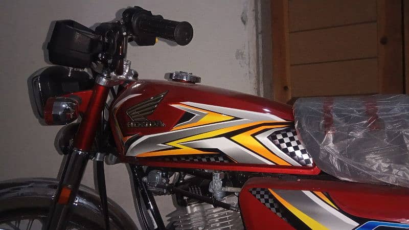 Honda 125 2025 model shoroowm condition contact num 03258803707 3