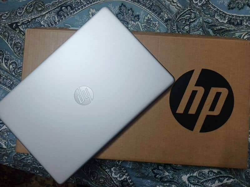 HP AMD Ryzen 7 Laptop  8Gb/512 GB SSD 15.6 inch HD LED 1