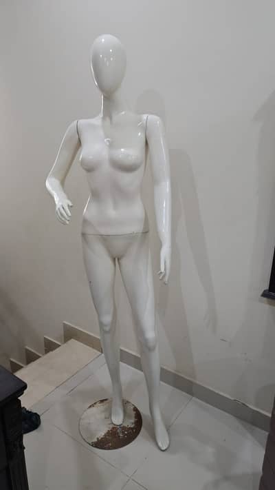 Female Mannequins