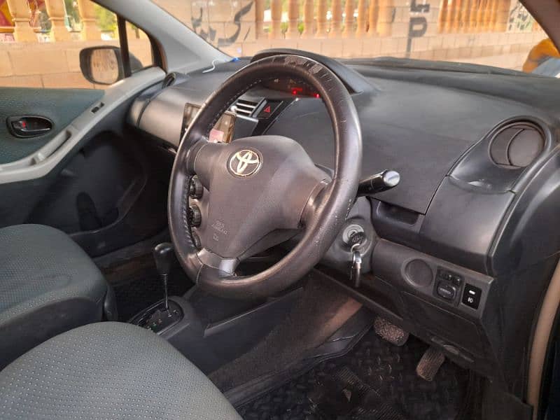 Toyota Vitz 2012 14