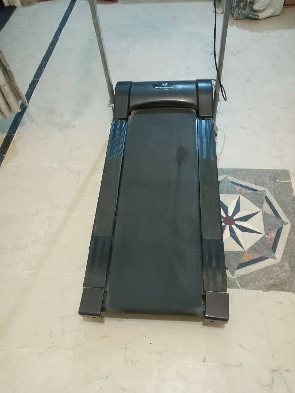 Treadmill hi performance slightly used 100 kg sorted 1