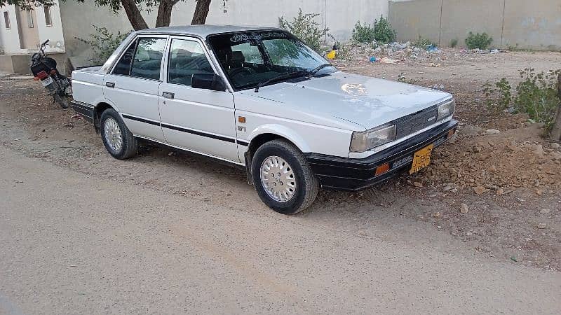 Nissan Sunny B-12 1986 0