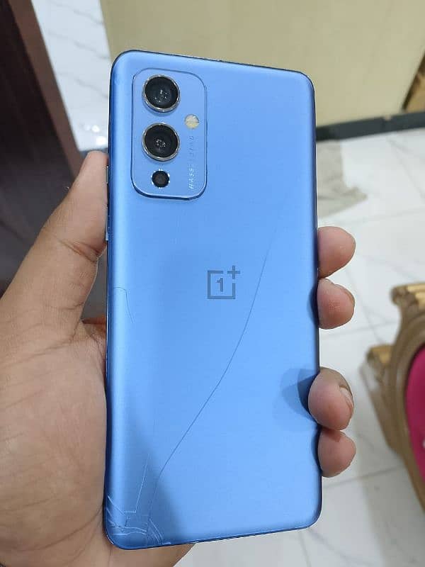 OnePlus 9 5g (12/256) 0