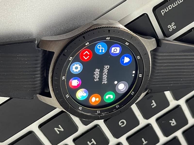 Samsung Galaxy Watch (SM-R800) 9