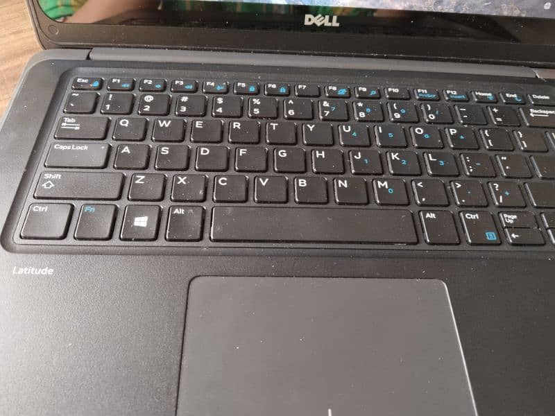 Dell latitude 3380 i5 7th generation 1