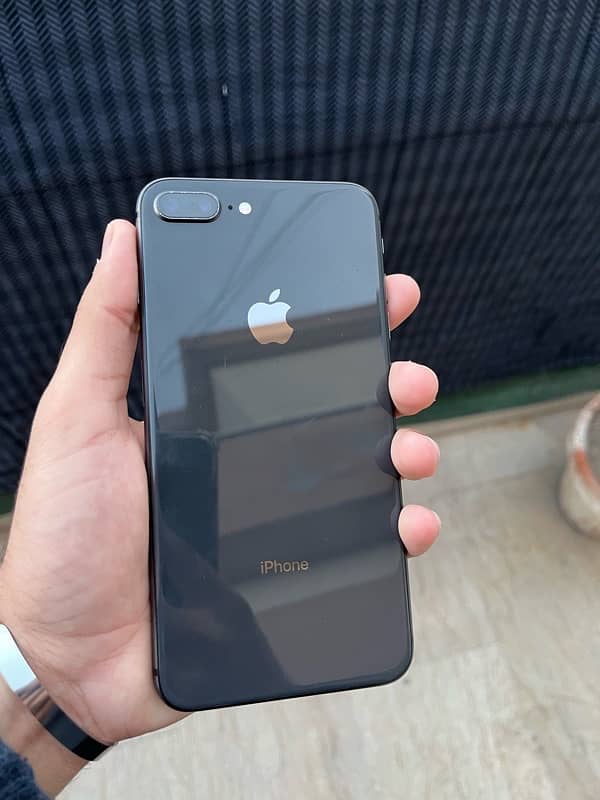 iPhone 8 Plus 0