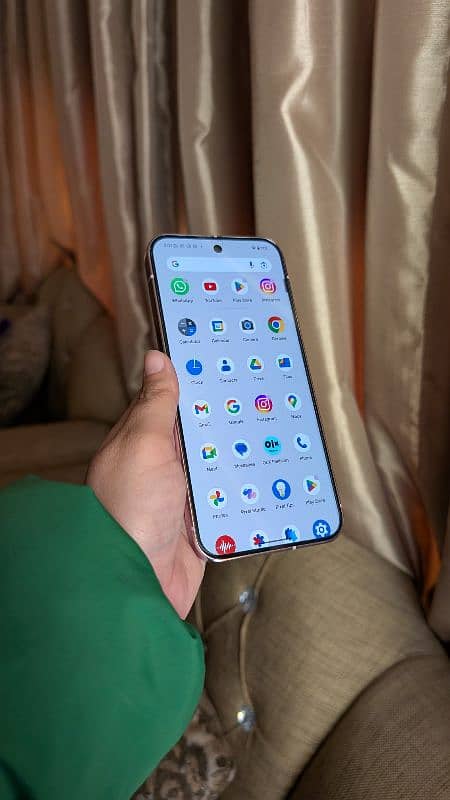 Pixel 9 pro XL with box, 256gb almost new 3