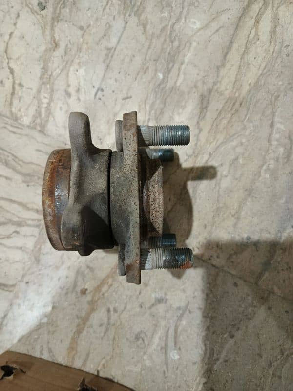 SUZUKI ALTO WHEEL HUB DRIVER SIDE 1