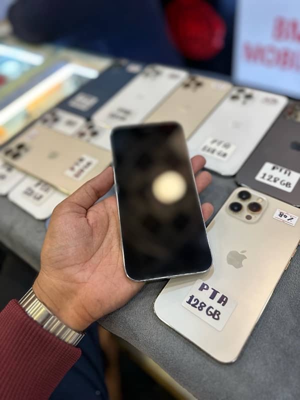 Iphone 12 Pro Max 128 GB PTA 10/10 BH 80% to 100% 4