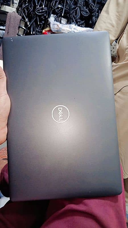 Dell Latitude 5400 i5 8th touch screen 2