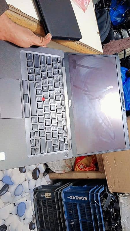 Dell Latitude 5400 i5 8th touch screen 3