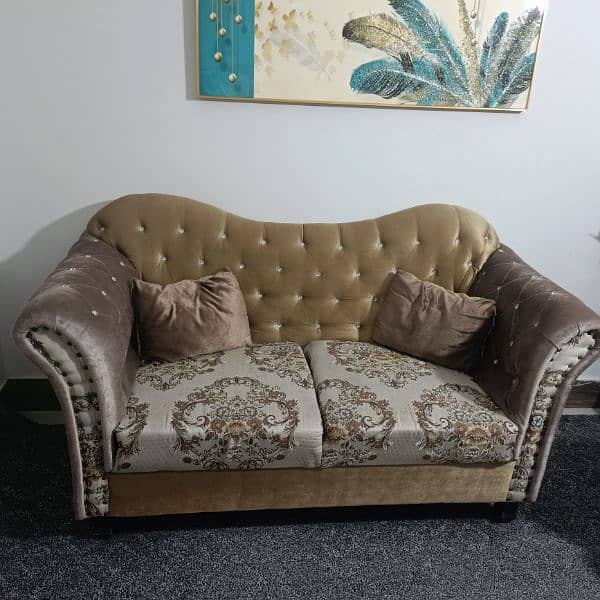 nice condition sofa 2