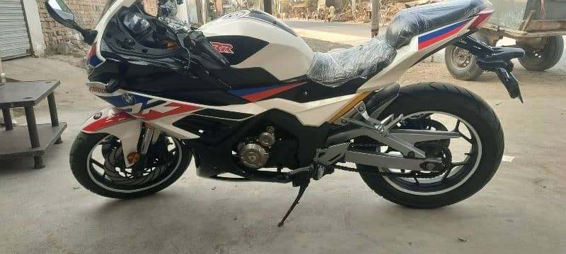 BMW s1000rr replica 400cc dual cylinder 3