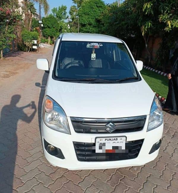 rent a car Lahore service available home use gadiyan all auto manual 7