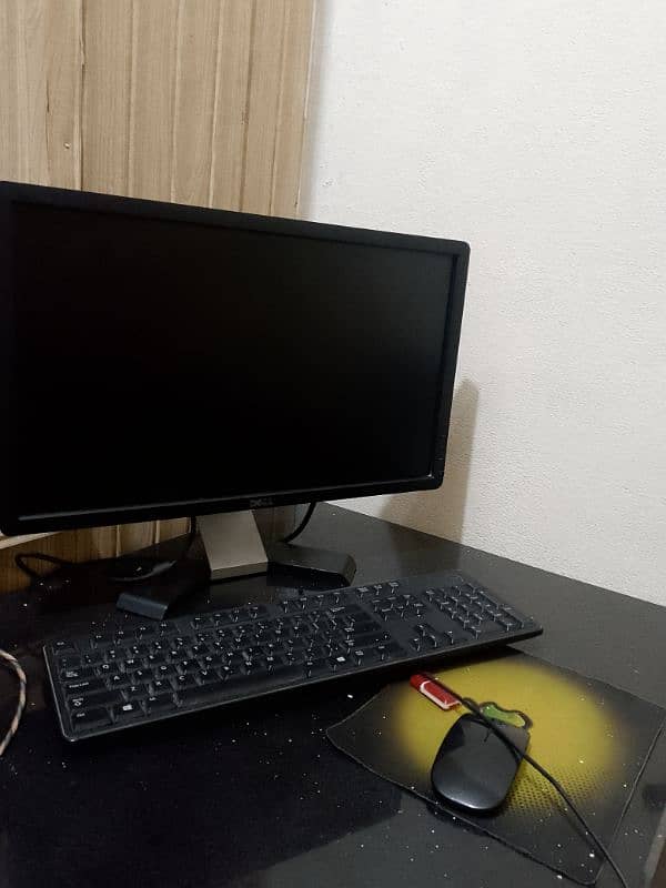 lenovo core i4 hai 4ram 22 inch moniter dell ka 8