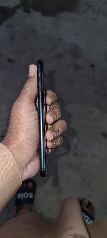 I phone 7 black colour 32GB Non pta bypass 11