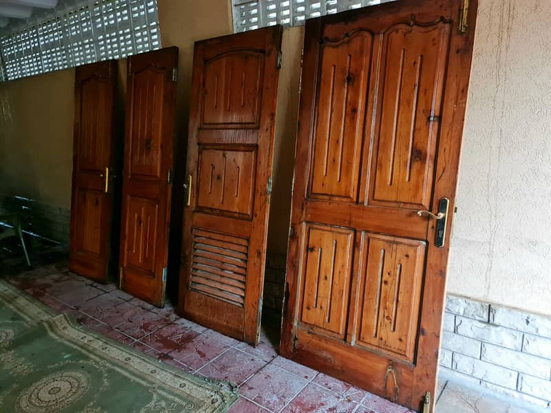 4 solid Diyar doors 2