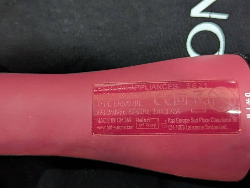 Revlon One Step Hair Volumnizer 2