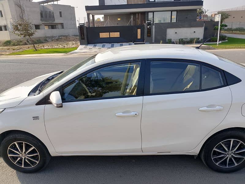 Toyota Yaris 2021 full option 9