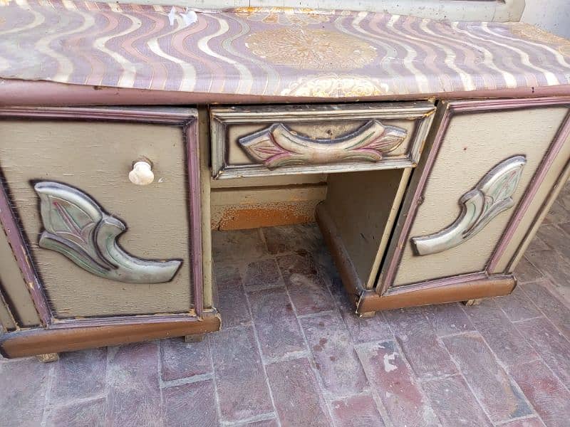 used Dressing table 3