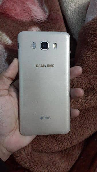 Samsung Galaxy J7 2016 5