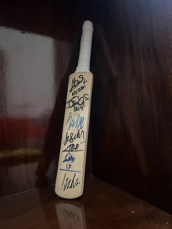 Autograph bat + please see description for further details 2