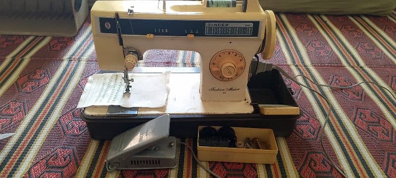 singer sewing machine for sale. 2