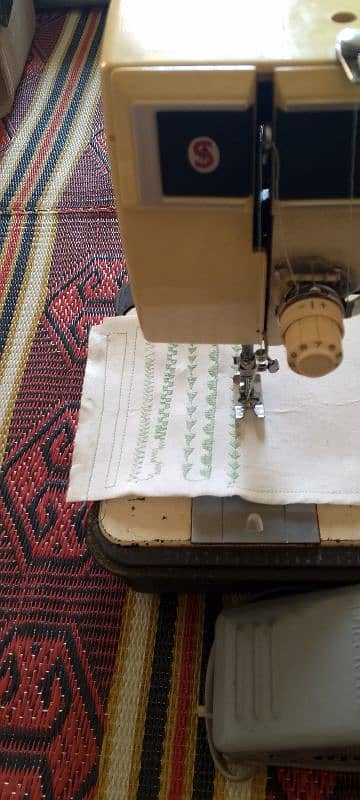 singer sewing machine for sale. 3