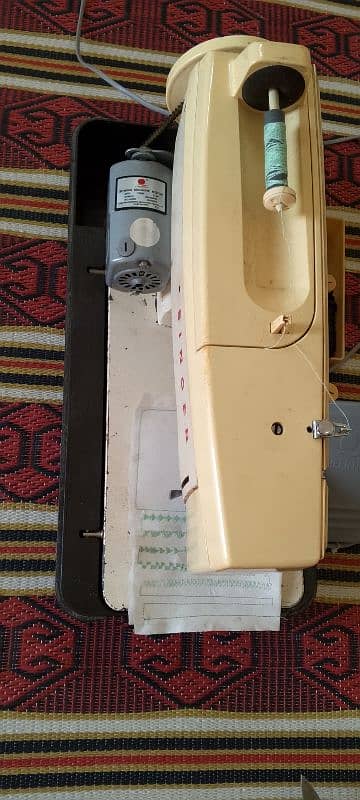 singer sewing machine for sale. 5