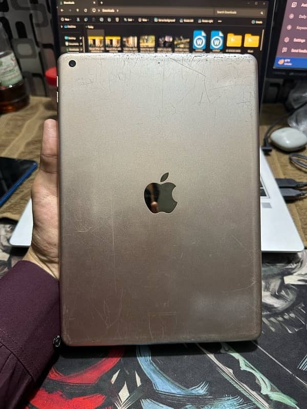 ipad 8th jen 32gb with box only 3