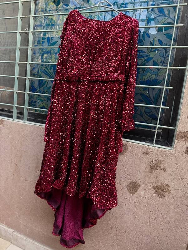 maroon two piece tail frock party wear 2